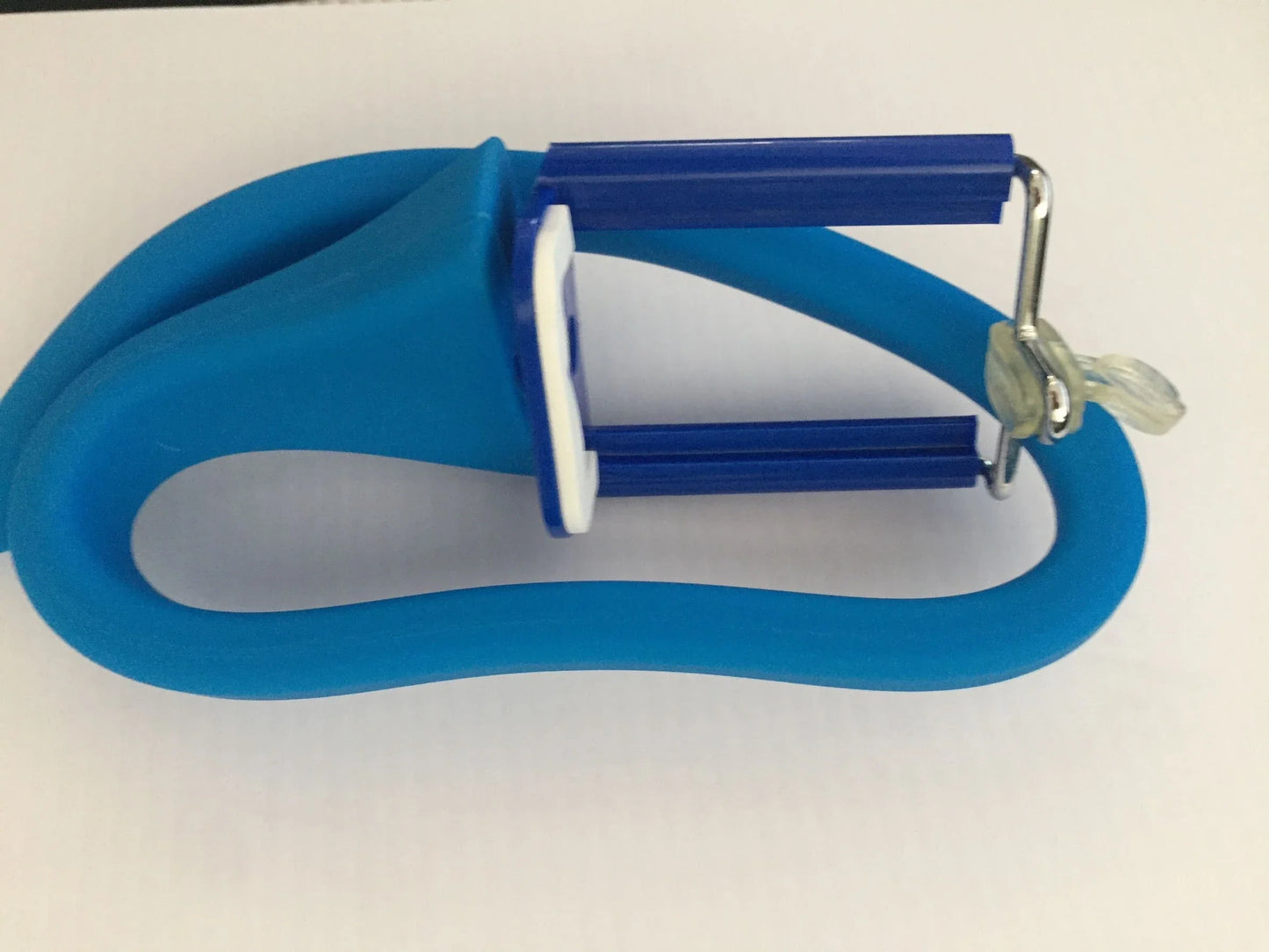 Flexible octopus-inspired mobile phone holder with adjustable tentacles and Bluetooth remote control for stable, high-quality mobile photography and videography