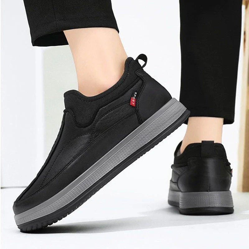 Cozy winter snow boots with fleece lining, round toe, and non-slip rubber sole for warmth and traction in cold weather