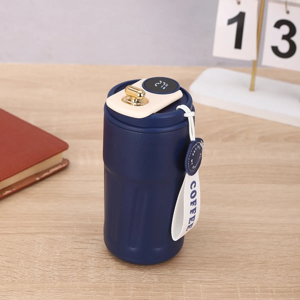 Digital thermal insulated bottle with temperature display and handle, stainless steel construction, 450ml capacity