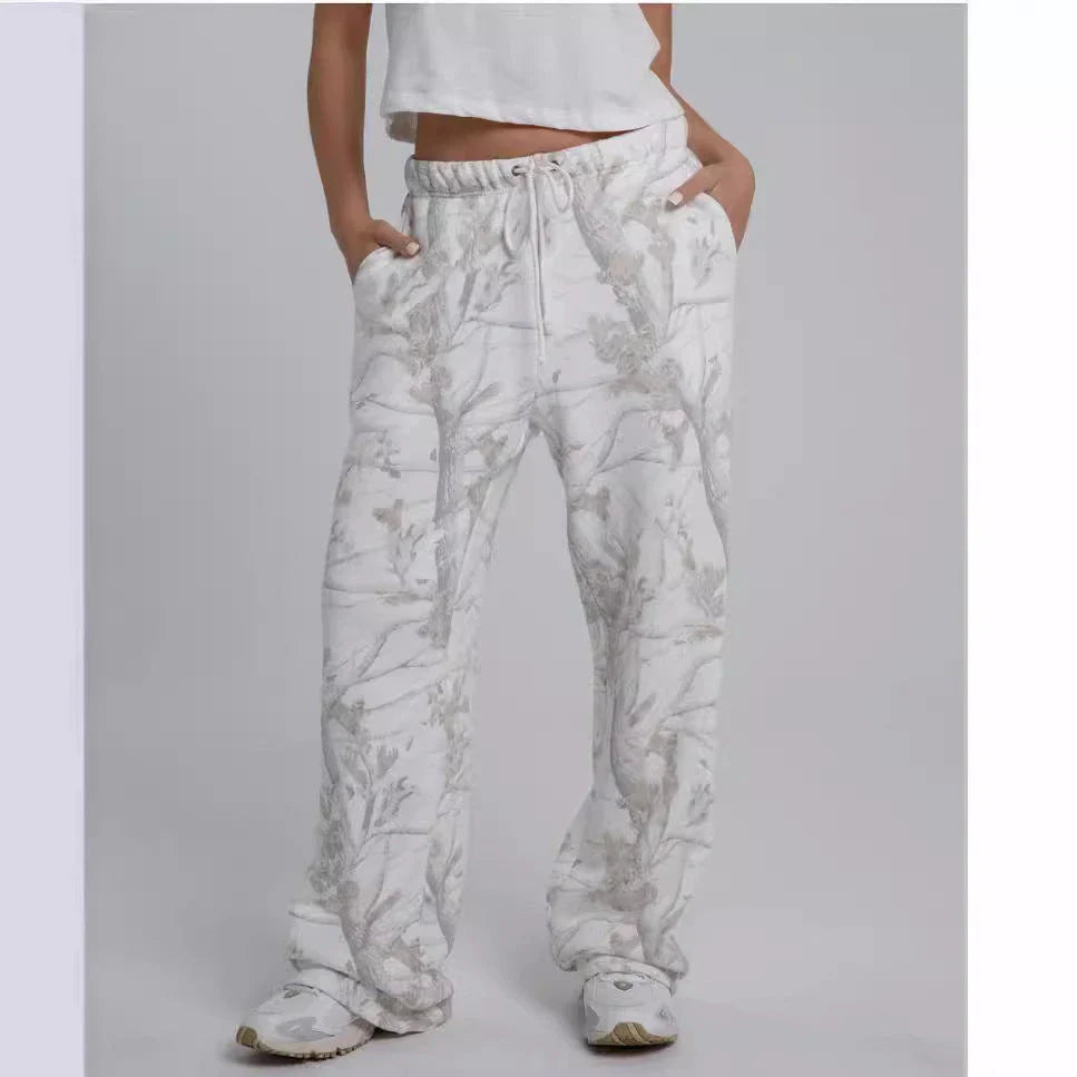 Stylish camo-printed hoodie and jogger set with 3D maple leaf design for autumn/winter fashion