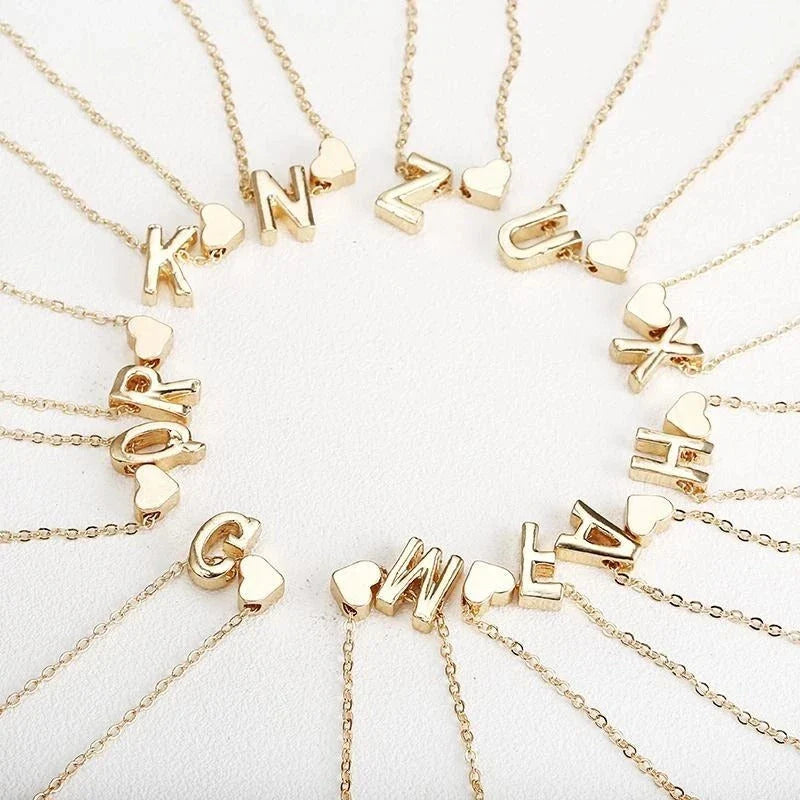 Heart-shaped pendant necklace made of high-quality alloy material with adjustable chain length