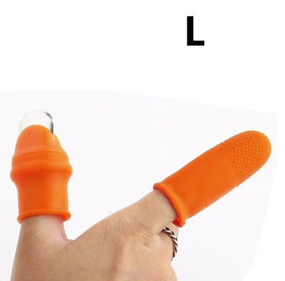 Silicone thumb protector with sharp curved blade for effortless vegetable, fruit, and crop harvesting in the garden or farm