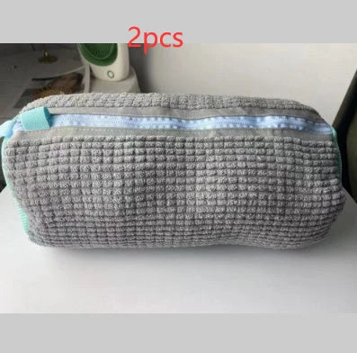 Durable shoe washing bag made of high-quality chenille fabric for effortless machine cleaning of sneakers, tennis shoes, and other washable footwear