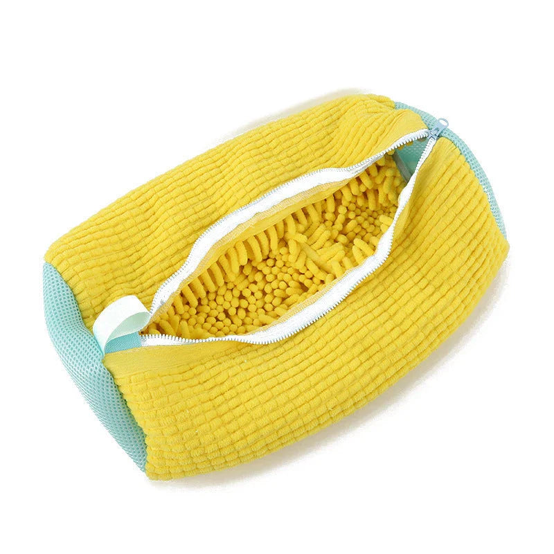 Durable shoe washing bag made of high-quality chenille fabric for effortless machine cleaning of sneakers, tennis shoes, and other washable footwear