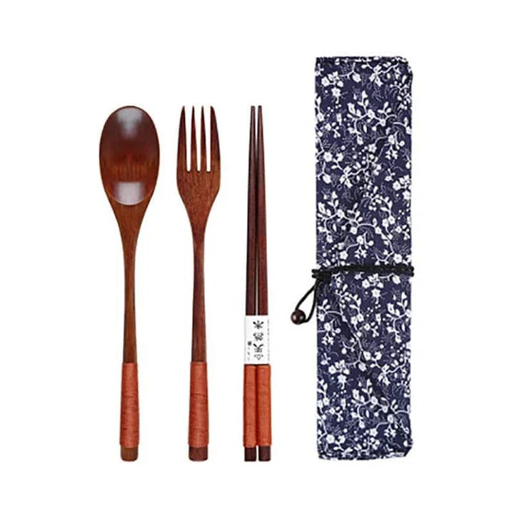A portable wooden cutlery set with a coordinating cloth bag, perfect for outdoor dining and travel.