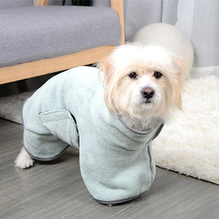 Plush, absorbent dog bathrobes in various colors and sizes to quickly dry pets after baths or outdoor activities