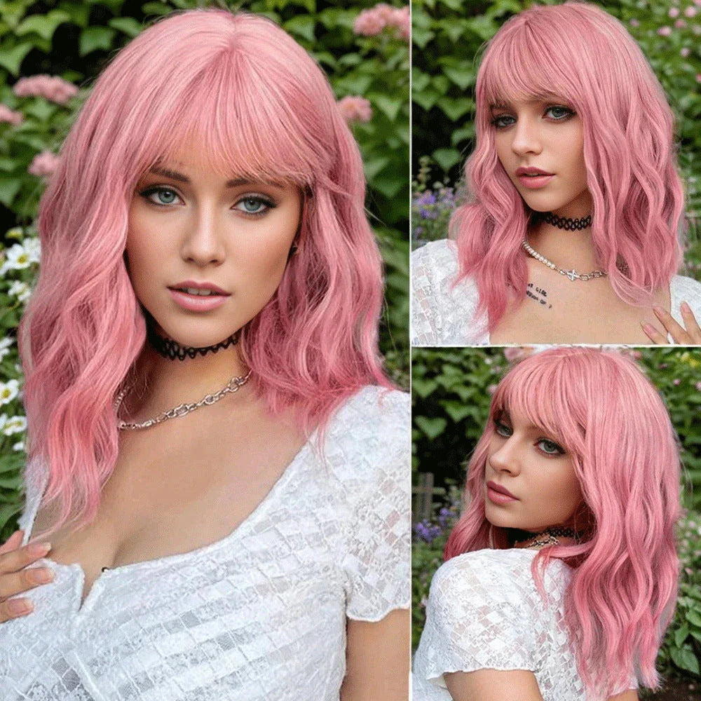 A short, curly wig with a water ripple effect inspired by European and American styles
