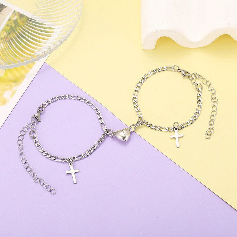 Heart-shaped couple bracelets with adjustable chain, perfect for romantic gifts.