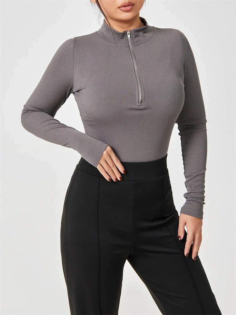 Slimming jumpsuit for women in various colors with seamless design and figure-flattering fit