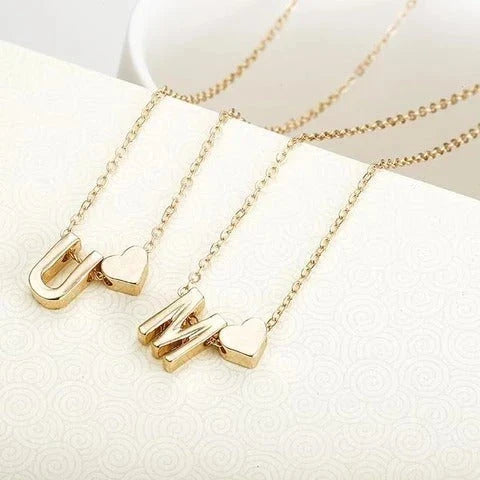 Heart-shaped pendant necklace made of high-quality alloy material with adjustable chain length