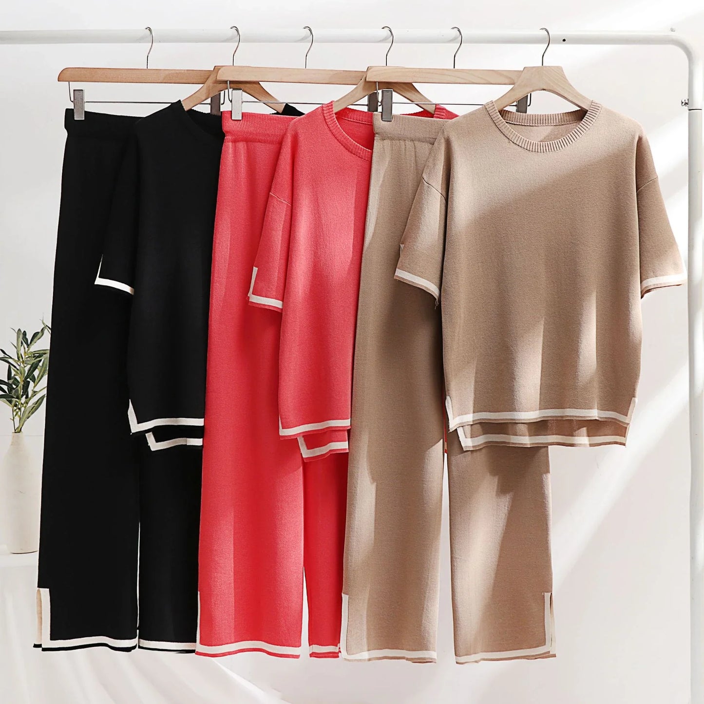 Classic Style Ice Silk Knitting Suit for Women - Sophisticated Two-Piece Set in a Range of Colours