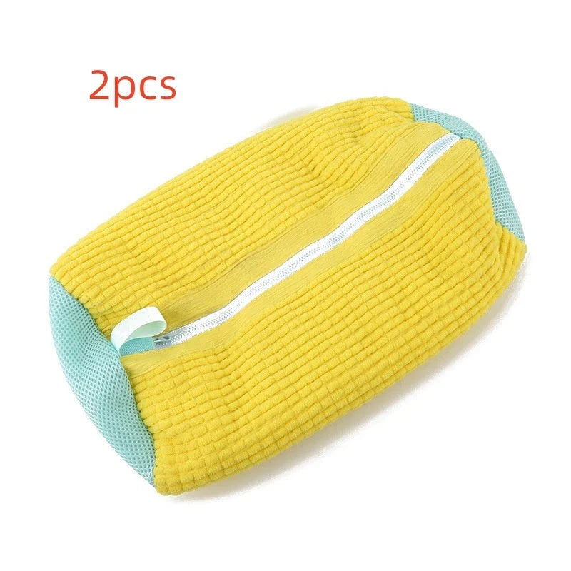 Durable shoe washing bag made of high-quality chenille fabric for effortless machine cleaning of sneakers, tennis shoes, and other washable footwear