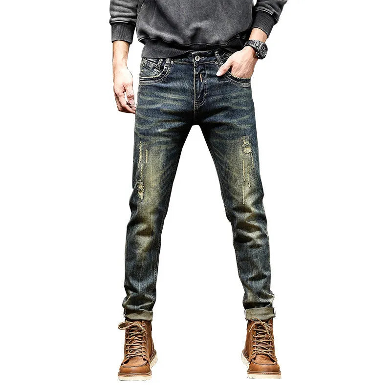 Men's skinny fit jeans in retro colour with stretch denim fabric and zip fly, sizes 28-38
