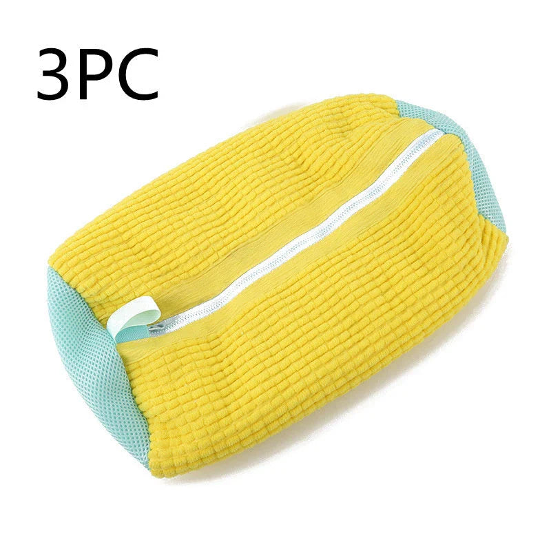 Durable shoe washing bag made of high-quality chenille fabric for effortless machine cleaning of sneakers, tennis shoes, and other washable footwear