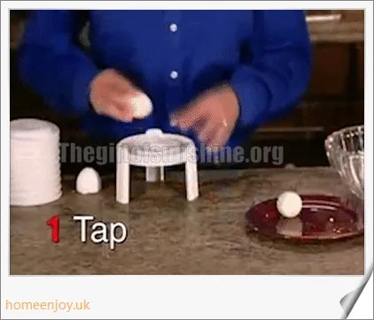 Creative Egg Peeler - A compact and portable kitchen tool that effortlessly peels boiled eggs for British home cooks