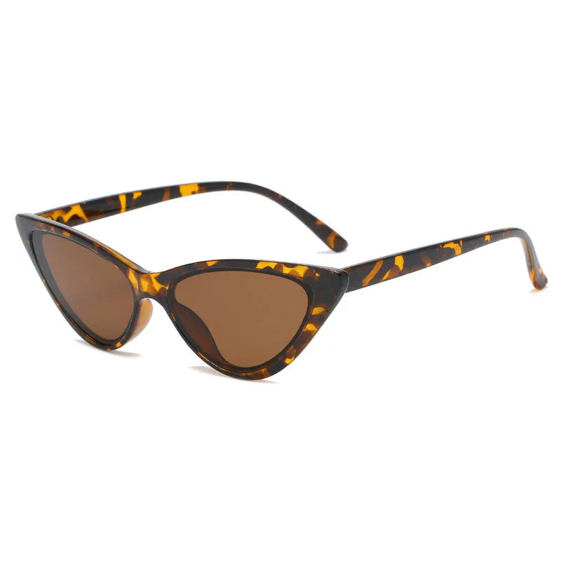 Chic Vintage Cat Eye Sunglasses for Women with UV400 Gradient Lenses in Leopard Brown Shade