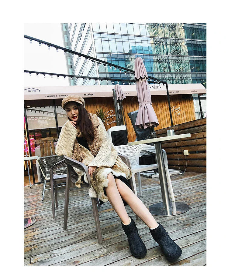 Rhinestone-embellished snow boots for women with durable rubber soles and warm insulation