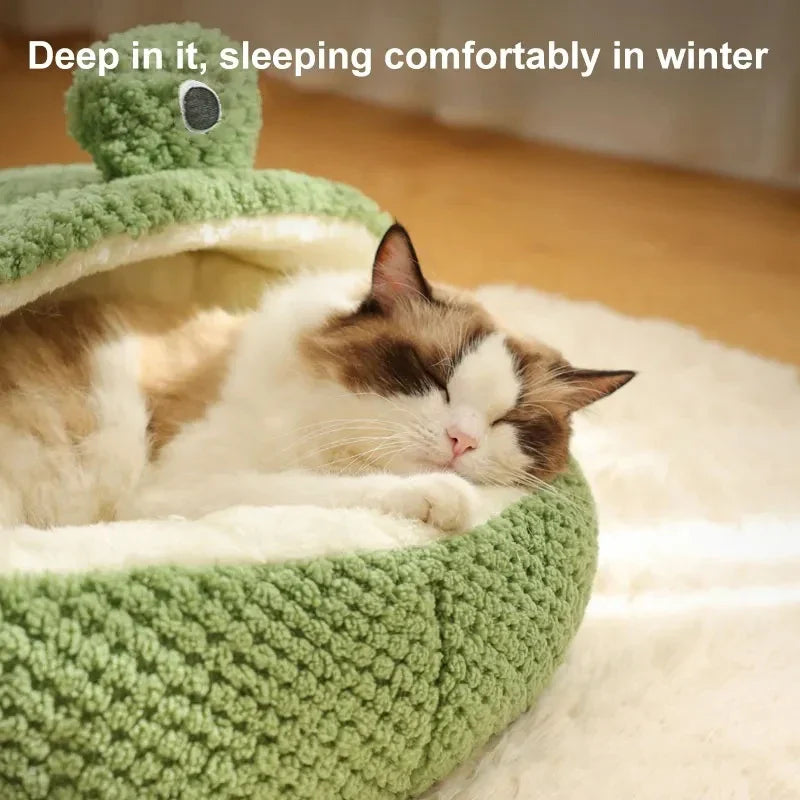 Cosy and whimsical pet bed in frog-inspired design for small cats and dogs