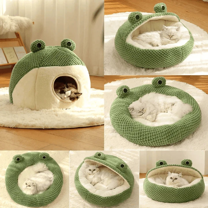 Cosy and whimsical pet bed in frog-inspired design for small cats and dogs