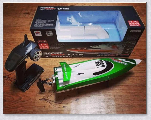 RC Speed Turbo Racing Boat - High-speed remote-controlled boat with sleek design and powerful performance