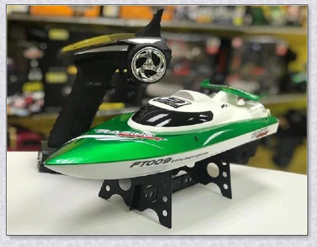 RC Speed Turbo Racing Boat - High-speed remote-controlled boat with sleek design and powerful performance