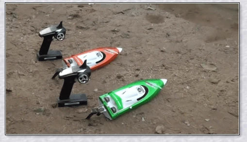 RC Speed Turbo Racing Boat - High-speed remote-controlled boat with sleek design and powerful performance