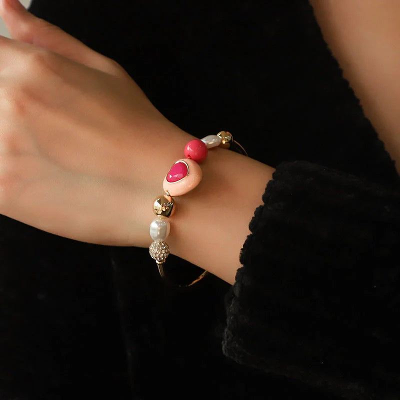 Elegant Heart Peach Pearl Bracelet Set with O-shaped chain and imitation pearls