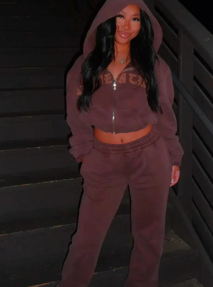 Stylish athleisure set featuring a zip-up sweatshirt with 3D pattern and comfortable drawstring pants in various colors