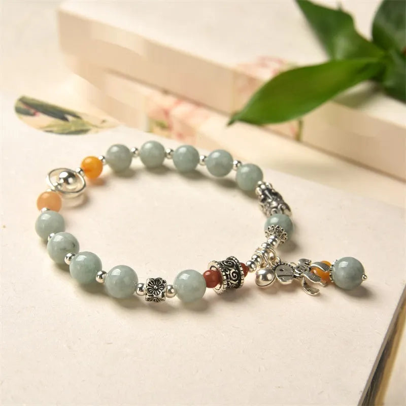 Natural emerald vintage bracelet with grade A jade and alloy in a retro style.