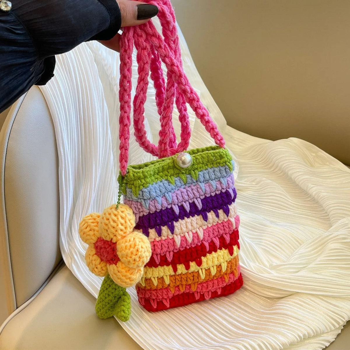 Baomaoxian style plush mobile phone shoulder bag with red flower pendant, dimensions 12x17x2cm