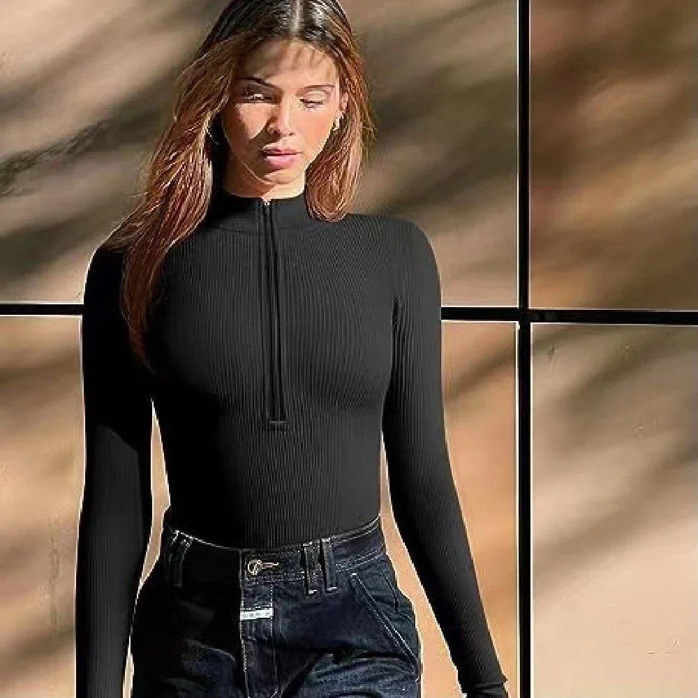 Slimming jumpsuit for women in various colors with seamless design and figure-flattering fit