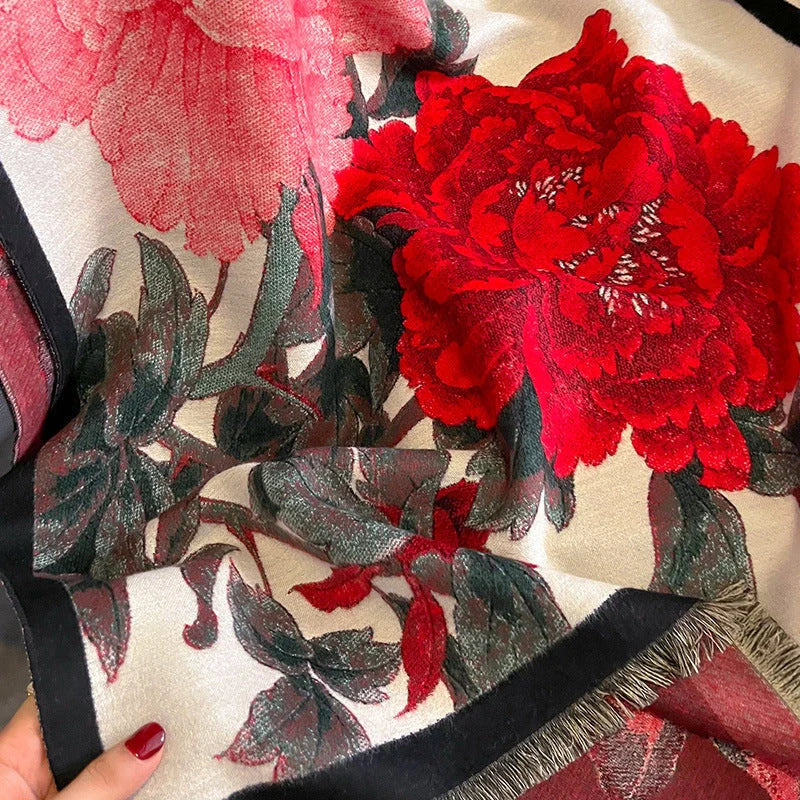 Stylish retro floral imitation cashmere scarf for women, perfect for winter warmth and fashion.
