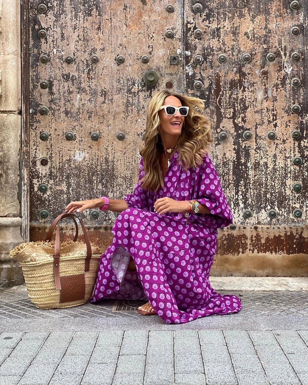 Boho Chic Midi Dress with Floral Print, V-Neck, and Short Sleeves