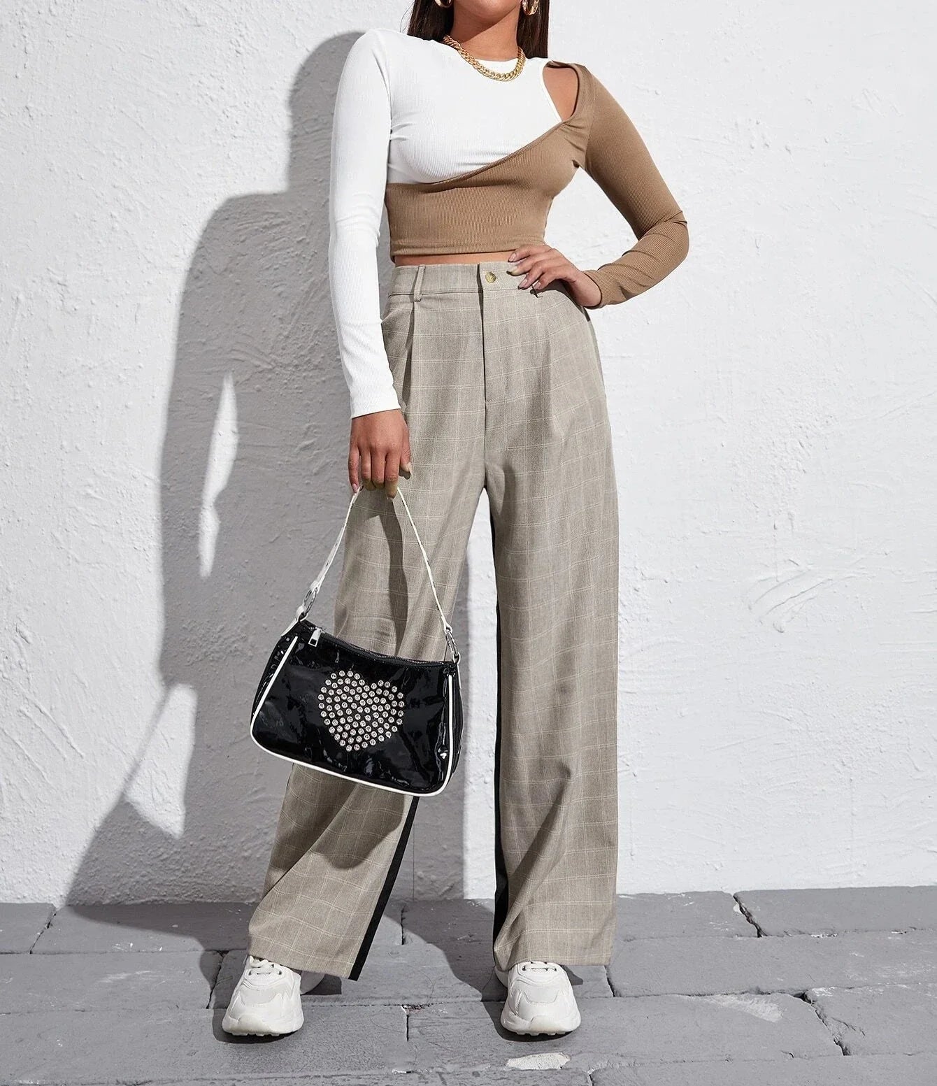 Trendy colorblock cropped strapless top with long sleeves for women