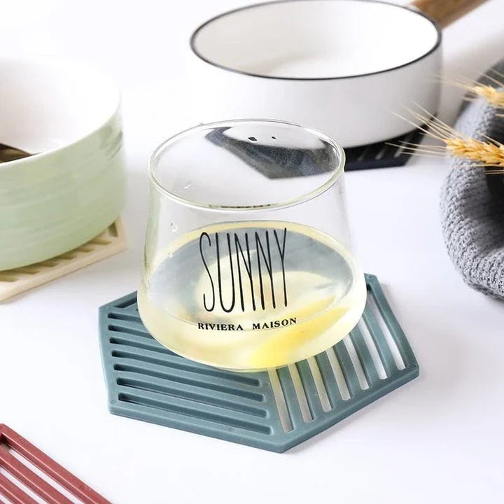 Premium geometric design cup coasters made of high-quality rubber to protect surfaces and add style to your home or office