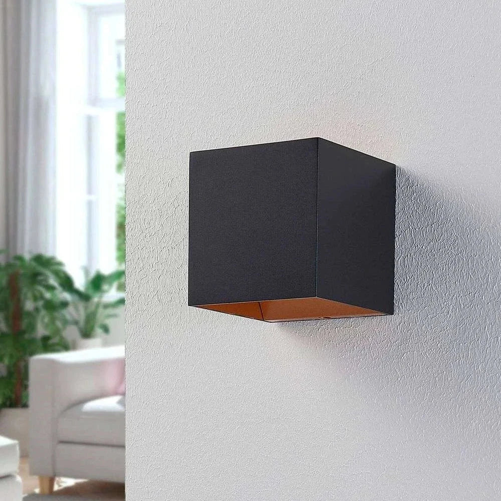 Adjustable Beam LED Outdoor Wall Light with customisable lighting and modern aluminium design
