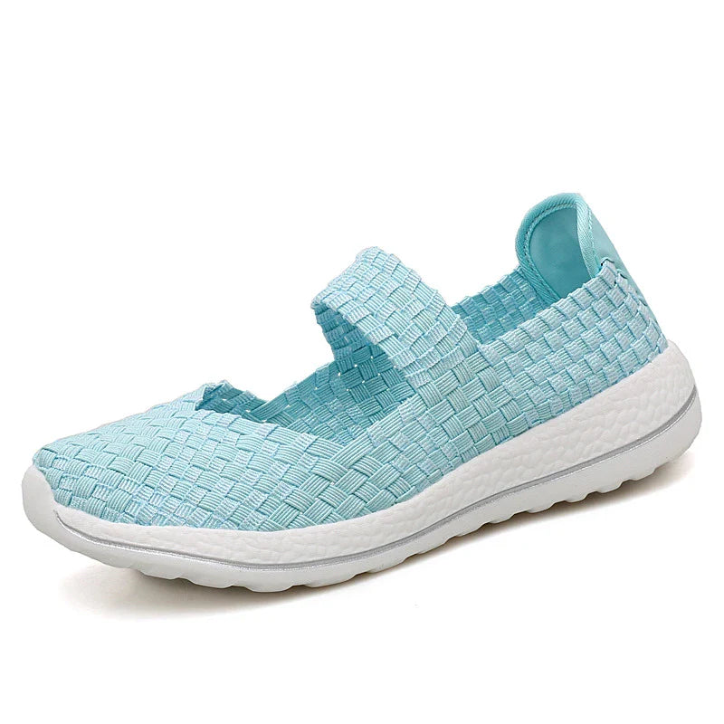 Women's breathable outdoor walking shoes with mesh upper and cushioned sole
