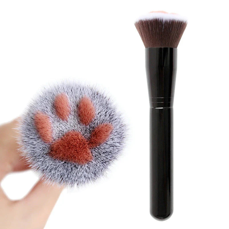 Charming cat paw makeup brushes in black with soft wool fibre bristles and a sturdy aluminium alloy handle
