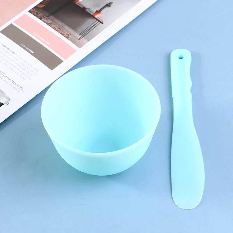 A set of high-quality tools for mixing, stirring, and applying homemade facial masks at home or on the go.