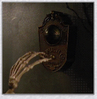Chilling one-eyed doorbell with animated green eyeball and spooky sound effects for Halloween decoration