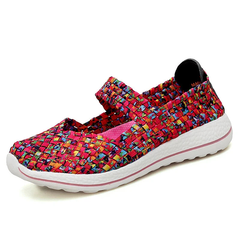 Women's breathable outdoor walking shoes with mesh upper and cushioned sole