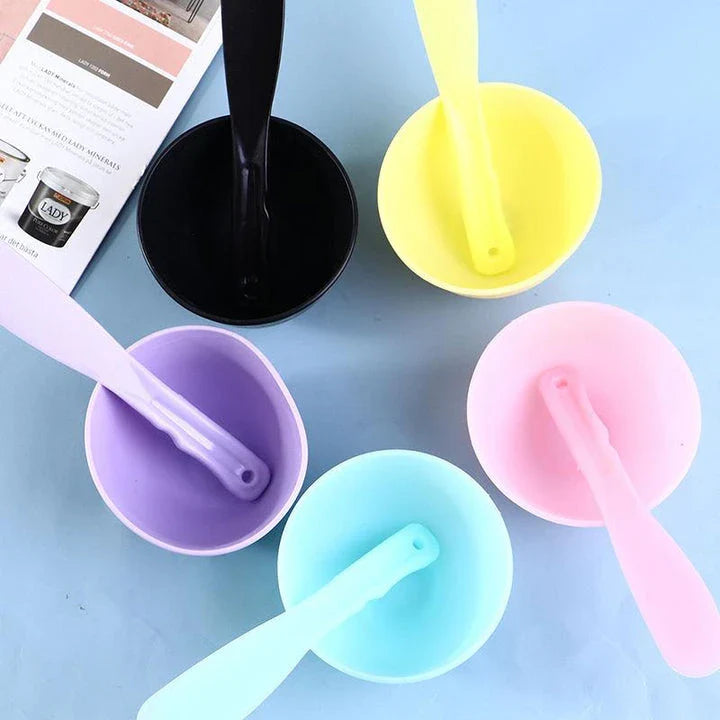 A set of high-quality tools for mixing, stirring, and applying homemade facial masks at home or on the go.