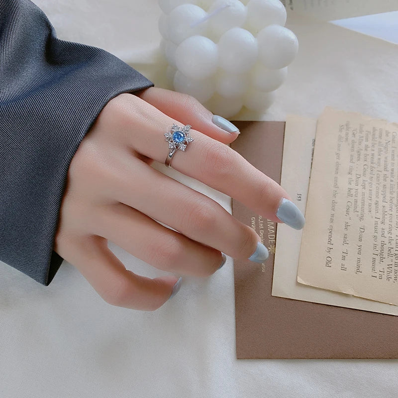 Elegant Snowflake Sterling Silver Ring with Genuine Sapphire Accent