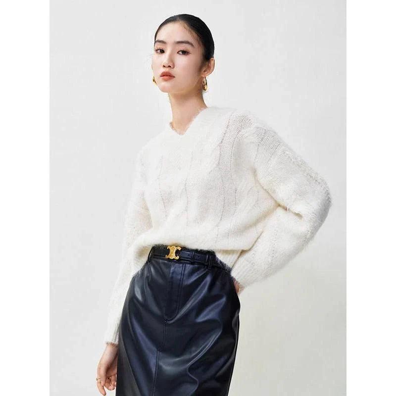 Cosy V-Neck Alpaca Blend Jumper in Cream White, featuring a relaxed fit and chic V-neck design for everyday comfort and style.