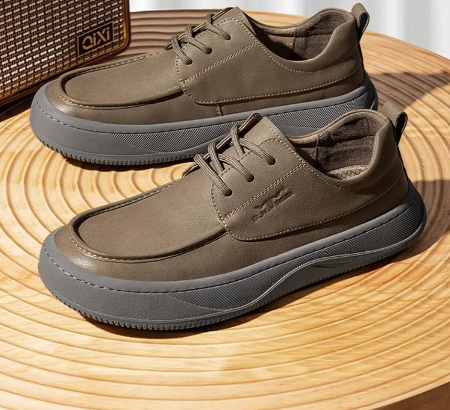 Retro brown leather lace-up casual shoes for men with visible stitching and a rubber sole.