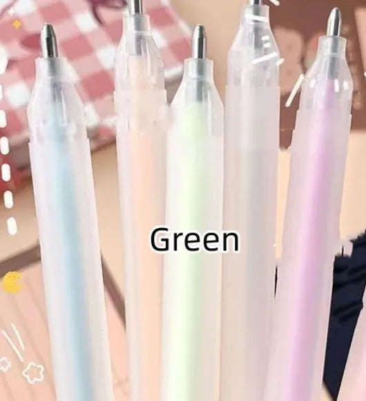 Plastic cap-pulling dispensing pen for macaroon colour application with quick-drying formula