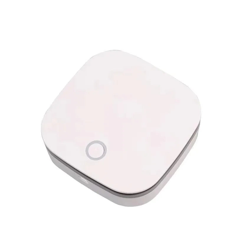 White USB-powered car air purifier for small spaces under 10 square metres.