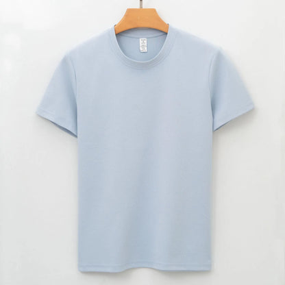 Short sleeves solid colour T-shirt with straight cut and non-iron fabric.