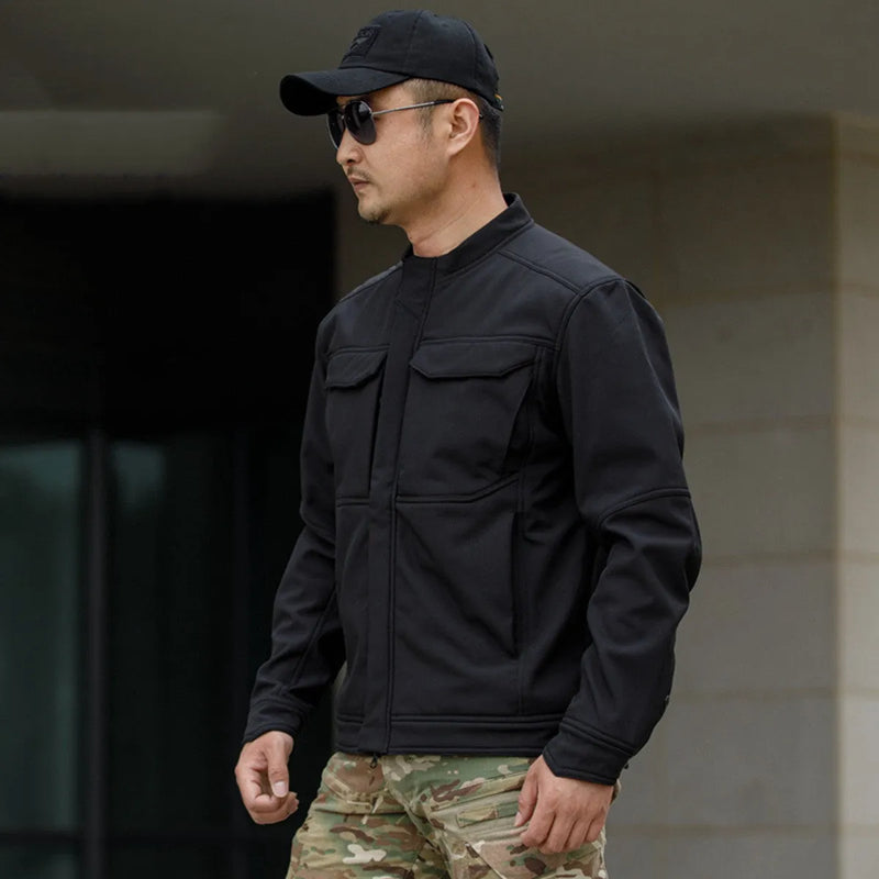 Soft shell jacket for mountaineering and camping, windproof and wear-resistant tactical thermal jacket in polyester fabric, available in CP, black, and black camouflage colours, sizes M to XXXL, suitable for skiing, hiking, travel, and outdoor sports.