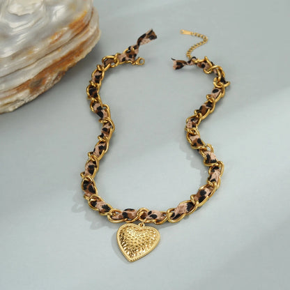 Stainless steel leopard love pendant necklace with geometric design on 41-50cm adjustable chain